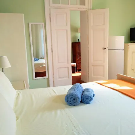 Romantic With Stunning Sea View Проживание в семье Родос