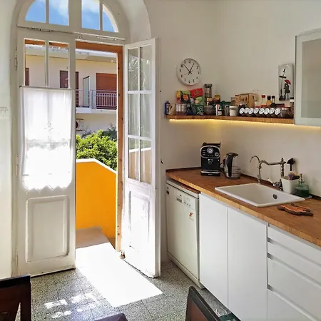 Rum i privatbostad Romantic With Stunning Sea View