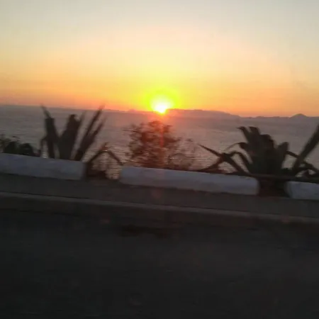 Rum i privatbostad Romantic With Stunning Sea View Rhodes City